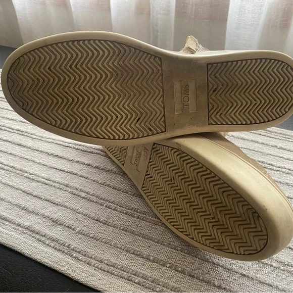 Toms Tan Suede Jaime with Zebra Detail and zipper. - Picture 4 of 6